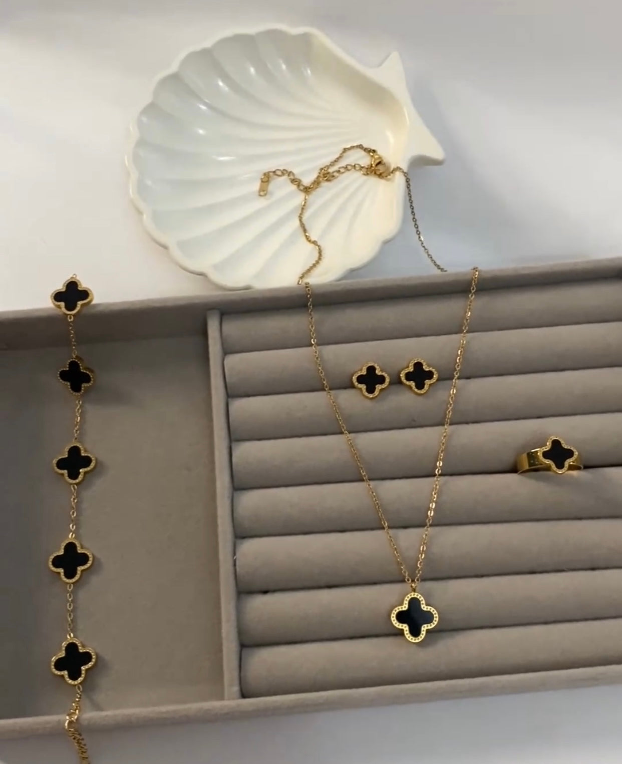 Black Elegance Jewelry Set